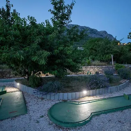 Hill Pool House Nyaraló Kaštela