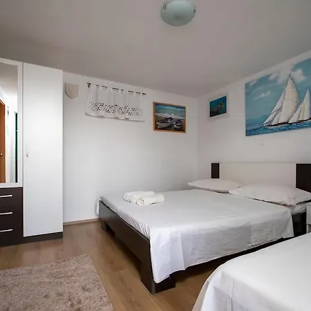 Hill Pool House Holiday home Kastela