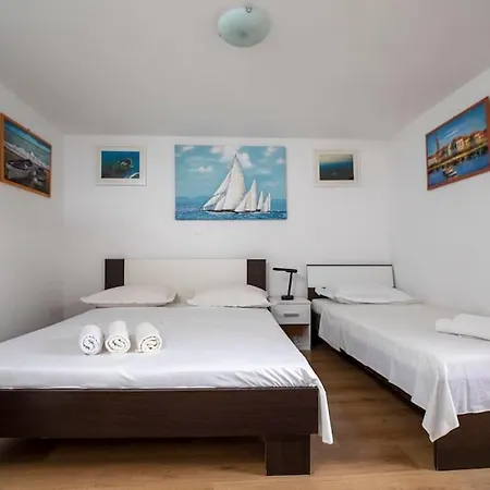 Hill Pool House Holiday home Kastela