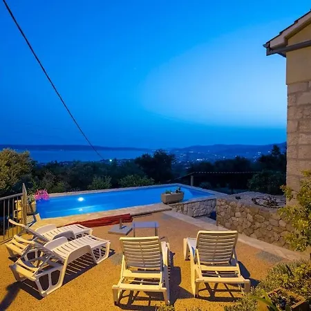 Hill Pool House, Kastel Kambelovac Retreat * Каштела