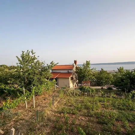 Дом отдыха Hill Pool House, Kastel Kambelovac Retreat *