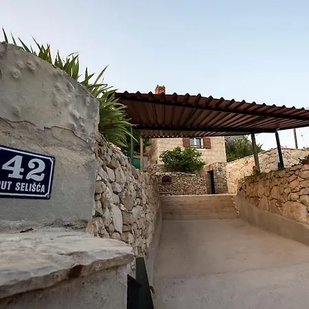 Hill Pool House Holiday home *